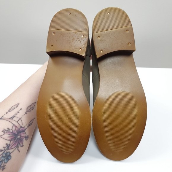 Crevo Women's Distressed Sage Green Leather Coralie Chelsea Booties Size 8 - Picture 7 of 7